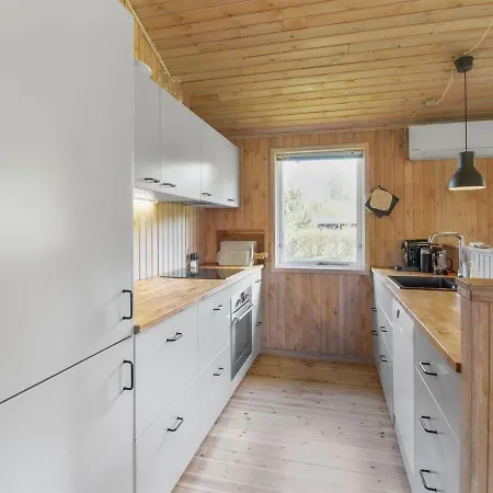 Holiday home Nette - 300m From The Sea In Djursland And Mols By Interhome